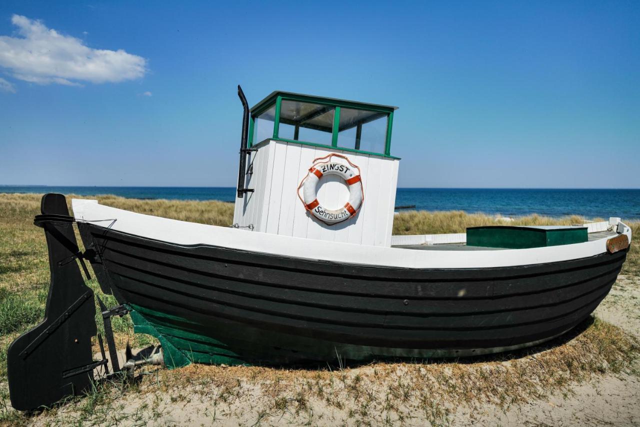 Ferienwohnungen Meerfarbig Zingst - Haustierfrei -Terrasse Mit Strandkorb Oder Balkon - E-Ladesaeule - Parkplatz - Wlan - Fahrradschuppen - Waschtrockner - Ruhig Und Zentral - Nichtraucher ภายนอก รูปภาพ