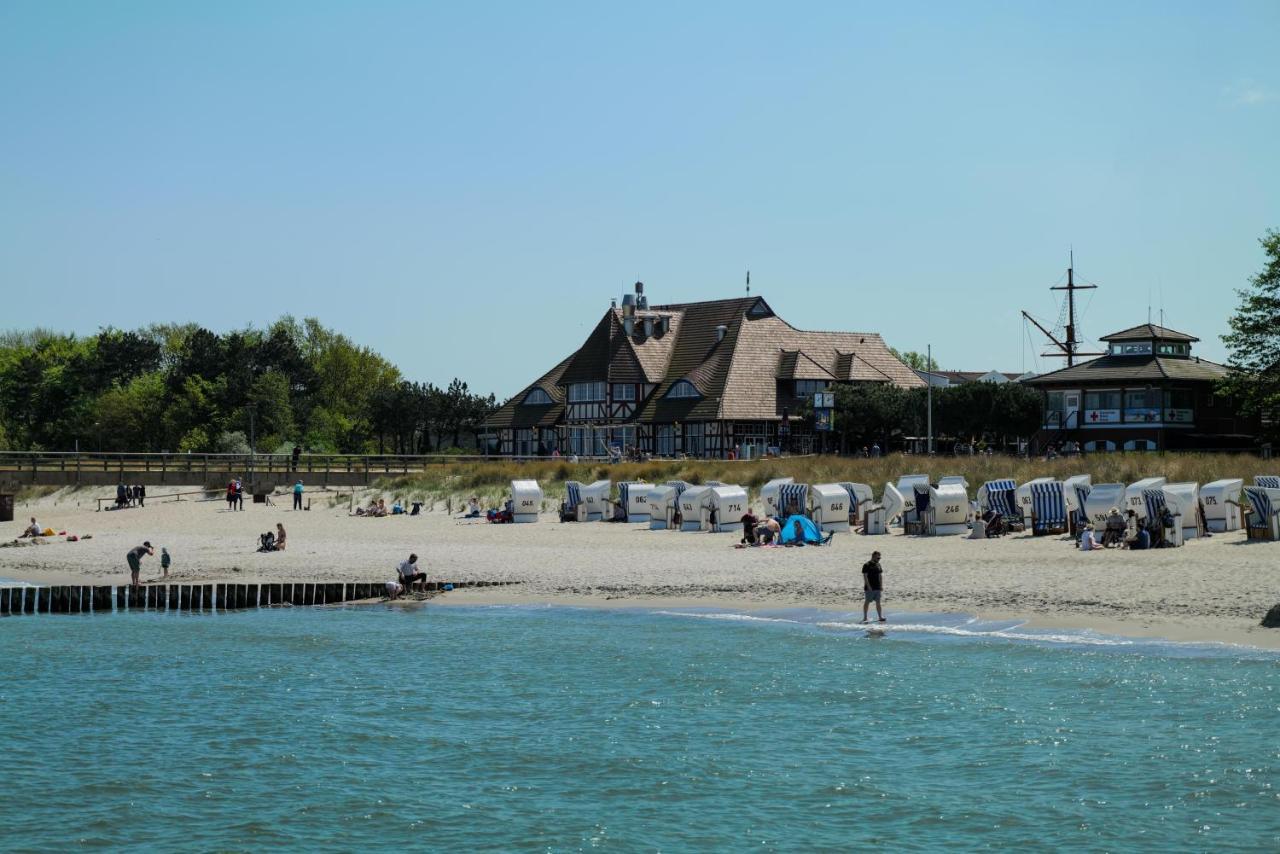 Ferienwohnungen Meerfarbig Zingst - Haustierfrei -Terrasse Mit Strandkorb Oder Balkon - E-Ladesaeule - Parkplatz - Wlan - Fahrradschuppen - Waschtrockner - Ruhig Und Zentral - Nichtraucher ภายนอก รูปภาพ