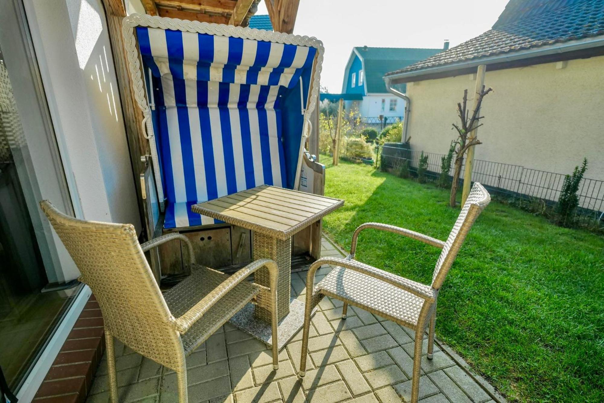 Ferienwohnungen Meerfarbig Zingst - Haustierfrei -Terrasse Mit Strandkorb Oder Balkon - E-Ladesaeule - Parkplatz - Wlan - Fahrradschuppen - Waschtrockner - Ruhig Und Zentral - Nichtraucher ภายนอก รูปภาพ