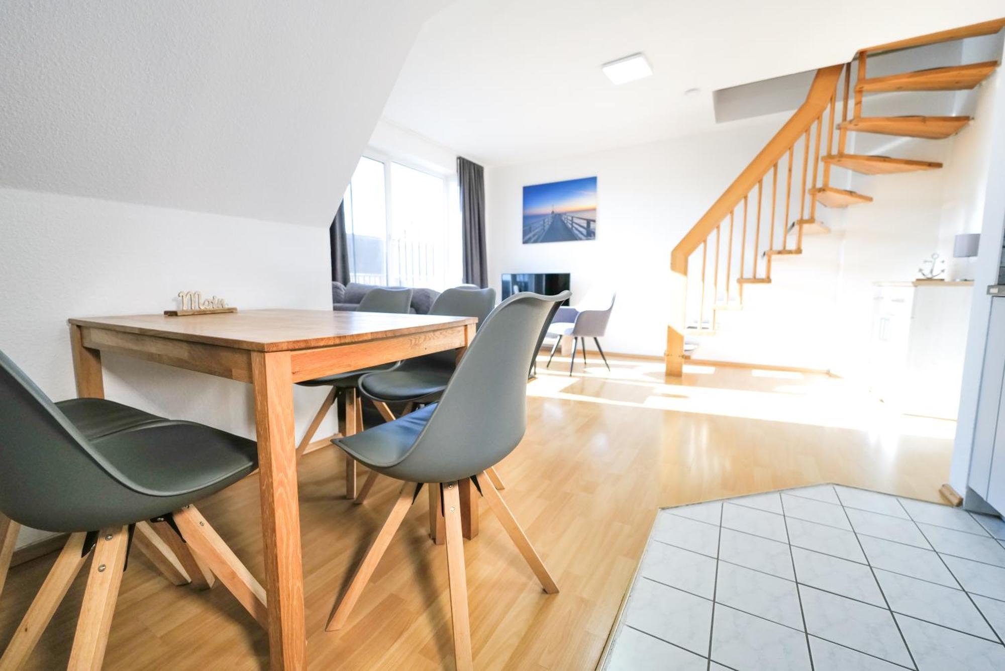 Ferienwohnungen Meerfarbig Zingst - Haustierfrei -Terrasse Mit Strandkorb Oder Balkon - E-Ladesaeule - Parkplatz - Wlan - Fahrradschuppen - Waschtrockner - Ruhig Und Zentral - Nichtraucher ภายนอก รูปภาพ