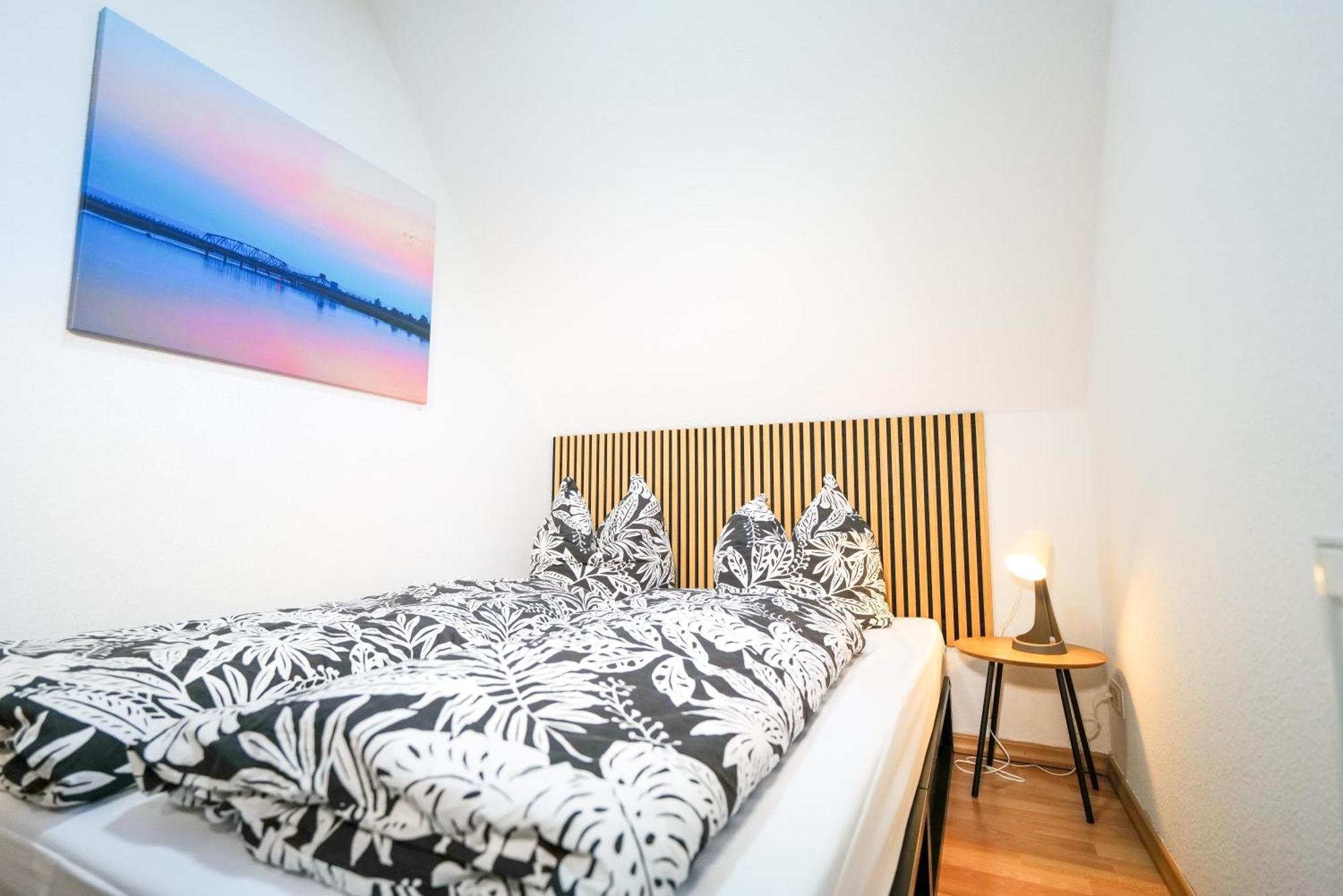 Ferienwohnungen Meerfarbig Zingst - Haustierfrei -Terrasse Mit Strandkorb Oder Balkon - E-Ladesaeule - Parkplatz - Wlan - Fahrradschuppen - Waschtrockner - Ruhig Und Zentral - Nichtraucher ภายนอก รูปภาพ